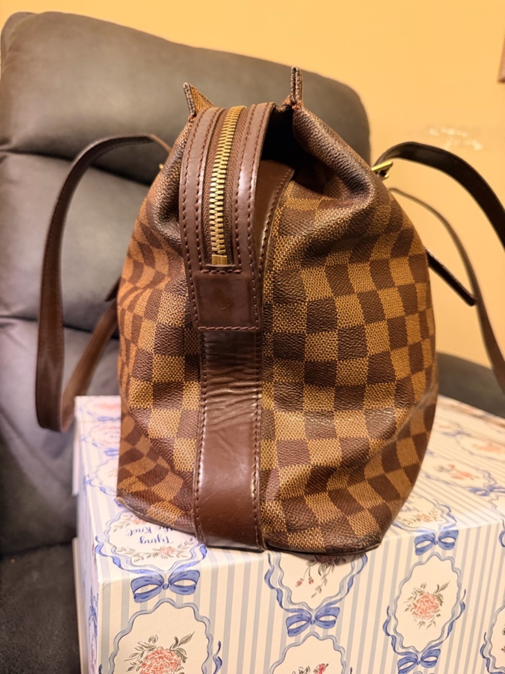 Louis Vuitton Brown Damier Ebene Large Chelsea Tote - Picture 3 of 17